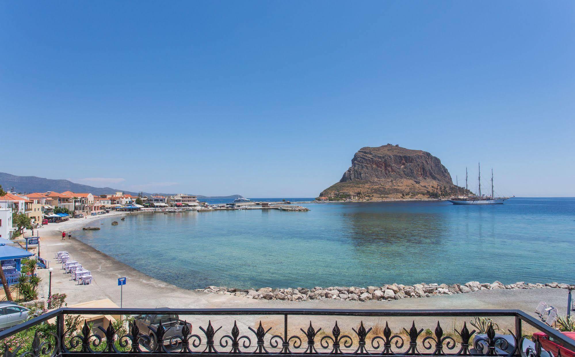 Petrino Guesthouse Monemvasía Dış mekan fotoğraf