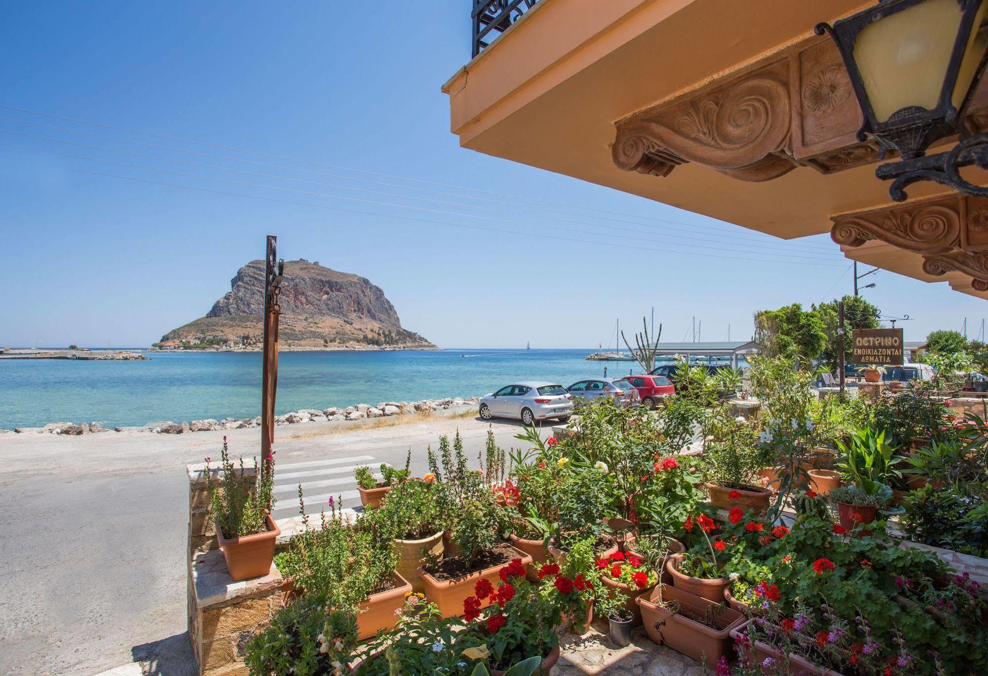 Petrino Guesthouse Monemvasía Dış mekan fotoğraf