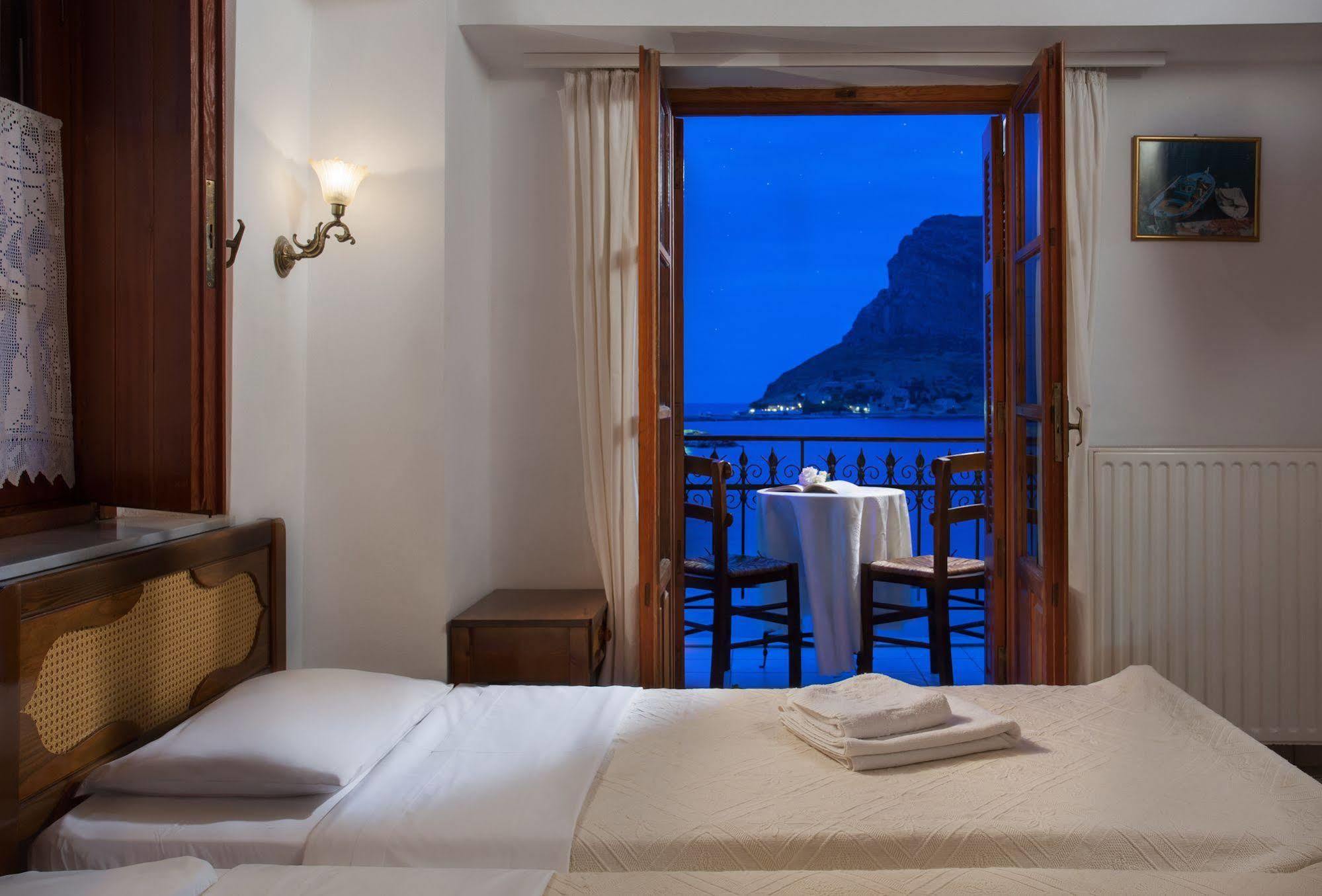 Petrino Guesthouse Monemvasía Dış mekan fotoğraf
